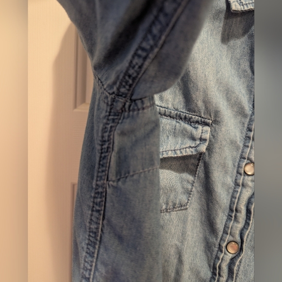 Miley Cyrus Max Azria Womens Distressed Denim Snap Button Cotton Shirt Size XL - Picture 6 of 14